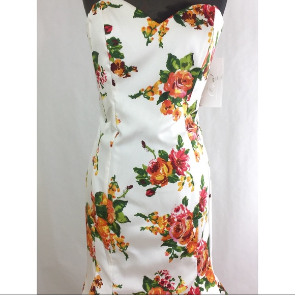 Strapless Sweetheart Mermaid Ruffle Rose Gown - Picture 3 of 8